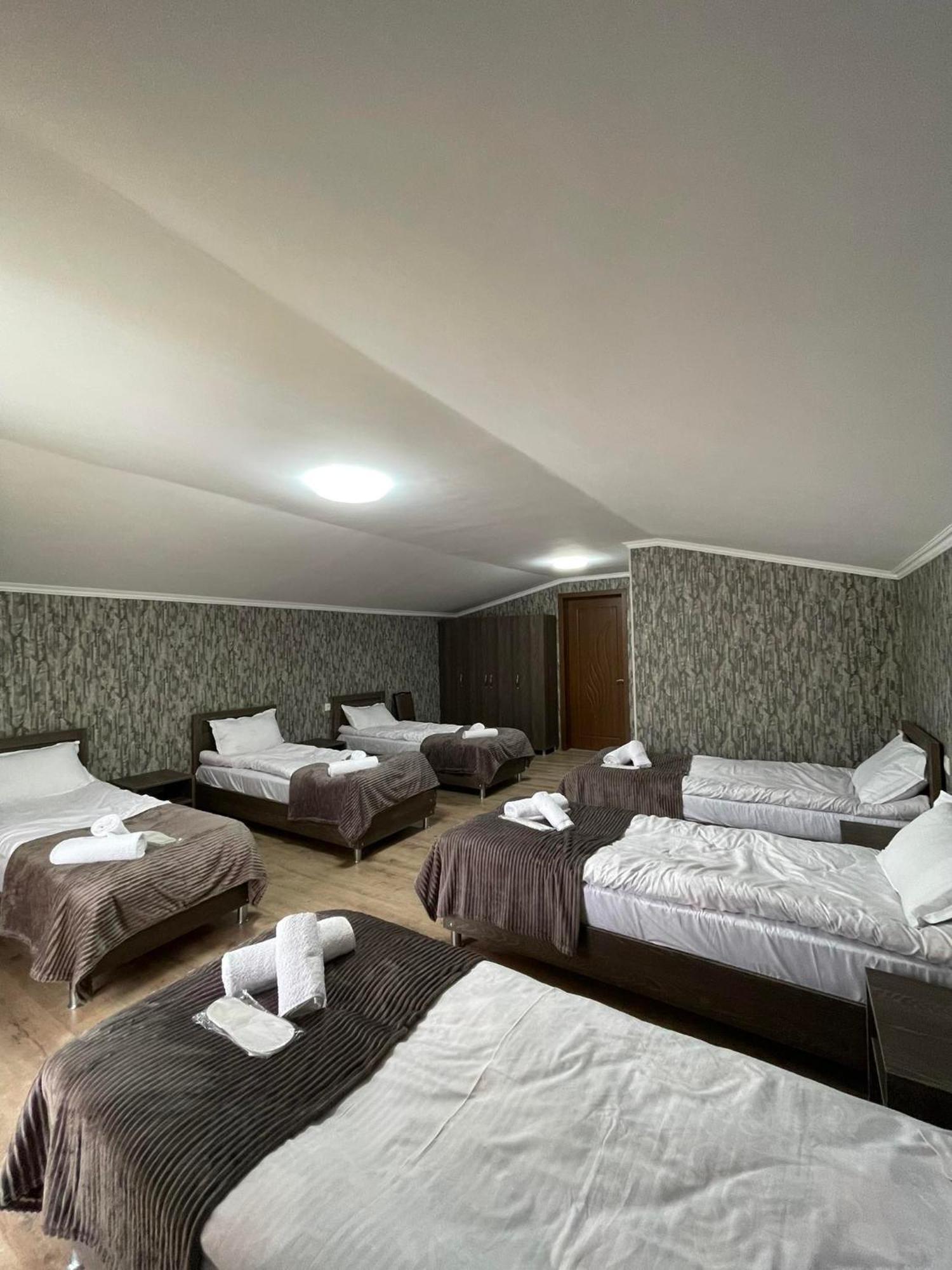 Hotel Shina Kazbegi Exteriör bild